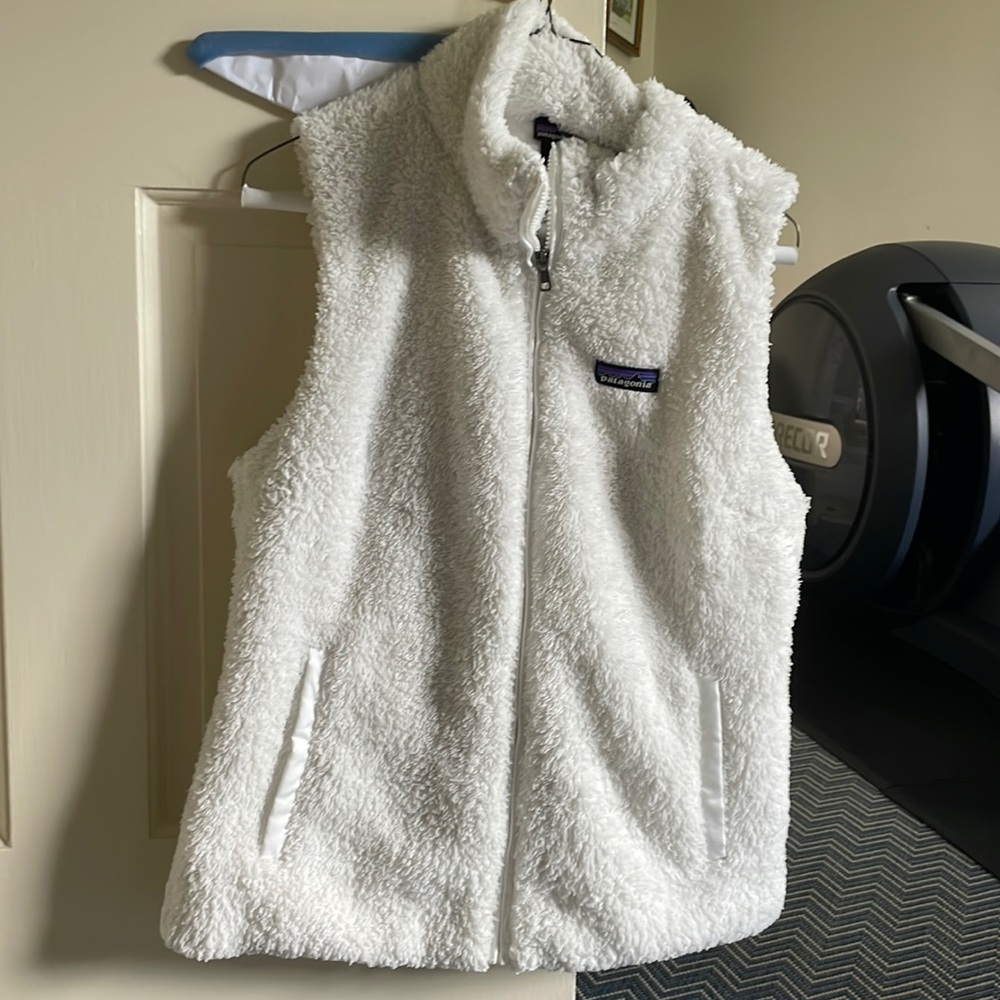 white patagonia fuzzy vest